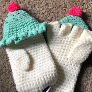 NWT Fingerless Cupcake Mittens